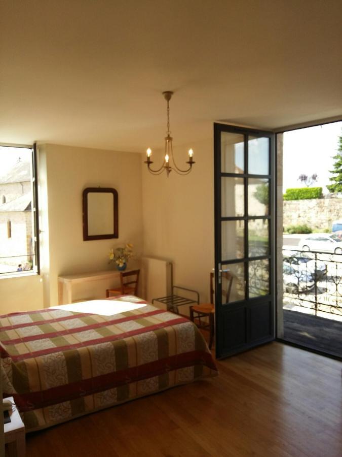 Le Relais De La Tour Hotell Capdenac-Gare Eksteriør bilde